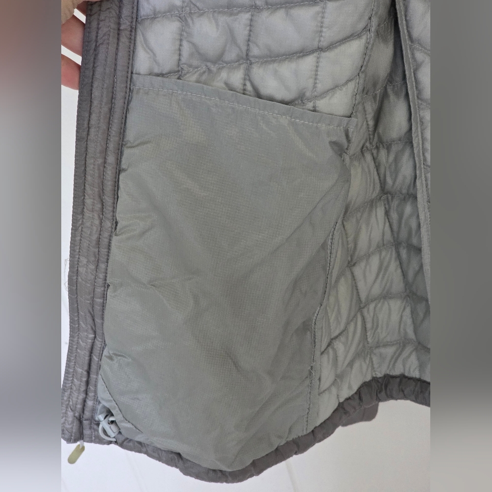 The North Face ThermoBall Eco Puffer Jacket – Meld Grey – Size Small – EUC - Picture 7 of 7